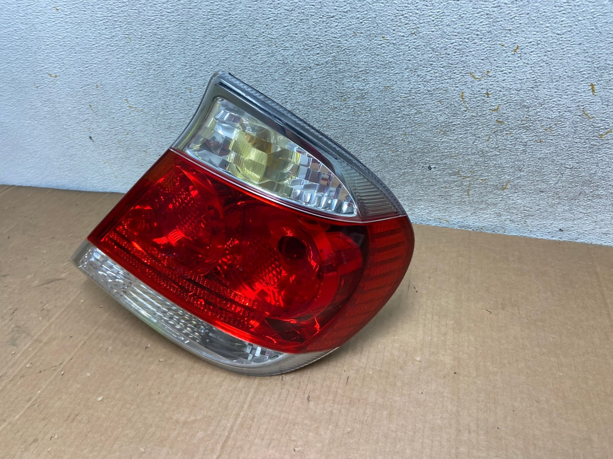 2005 to 2006 Toyota Camry Tail Light Right Passenger Side AI8383 LK1