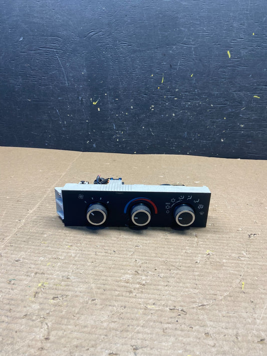 2008-2010 Chevrolet Express 1500 2500 3500 Climate Control Panel Q9725 DG0