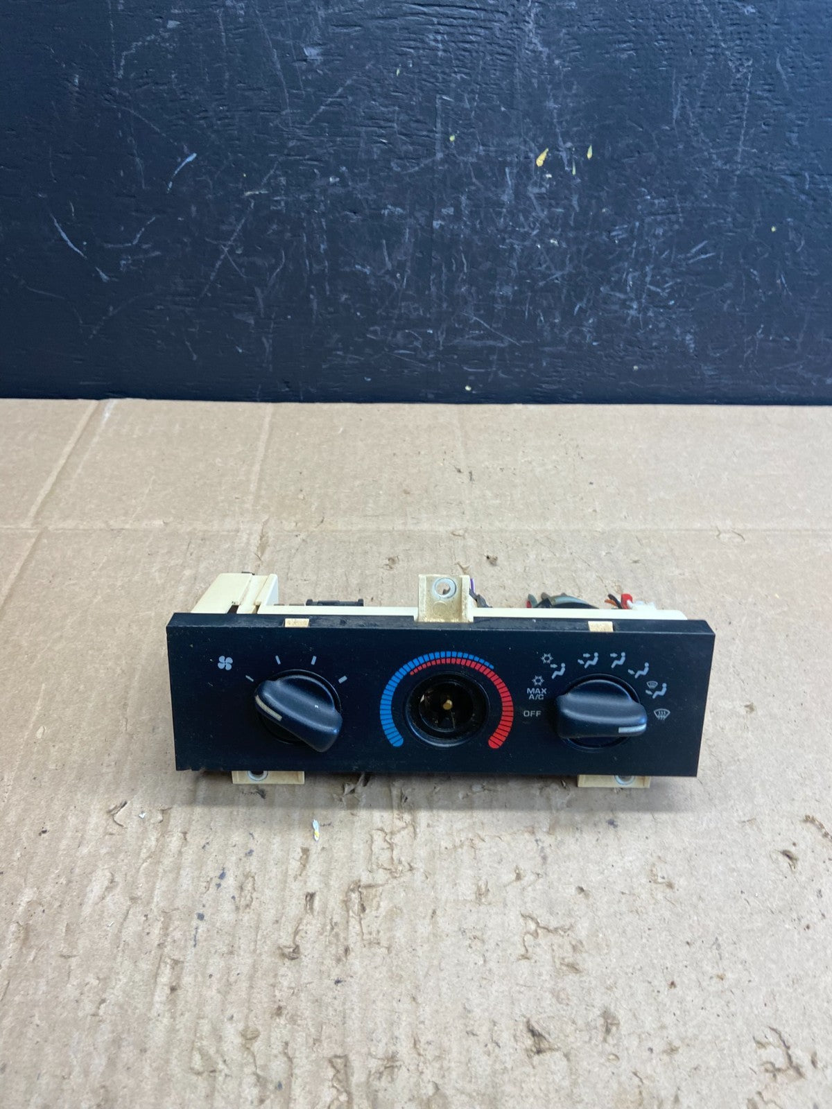 1998 to 2003 Dodge Ram 1500 Temperature Climate Control Heat AC Heater AB9702 DG0