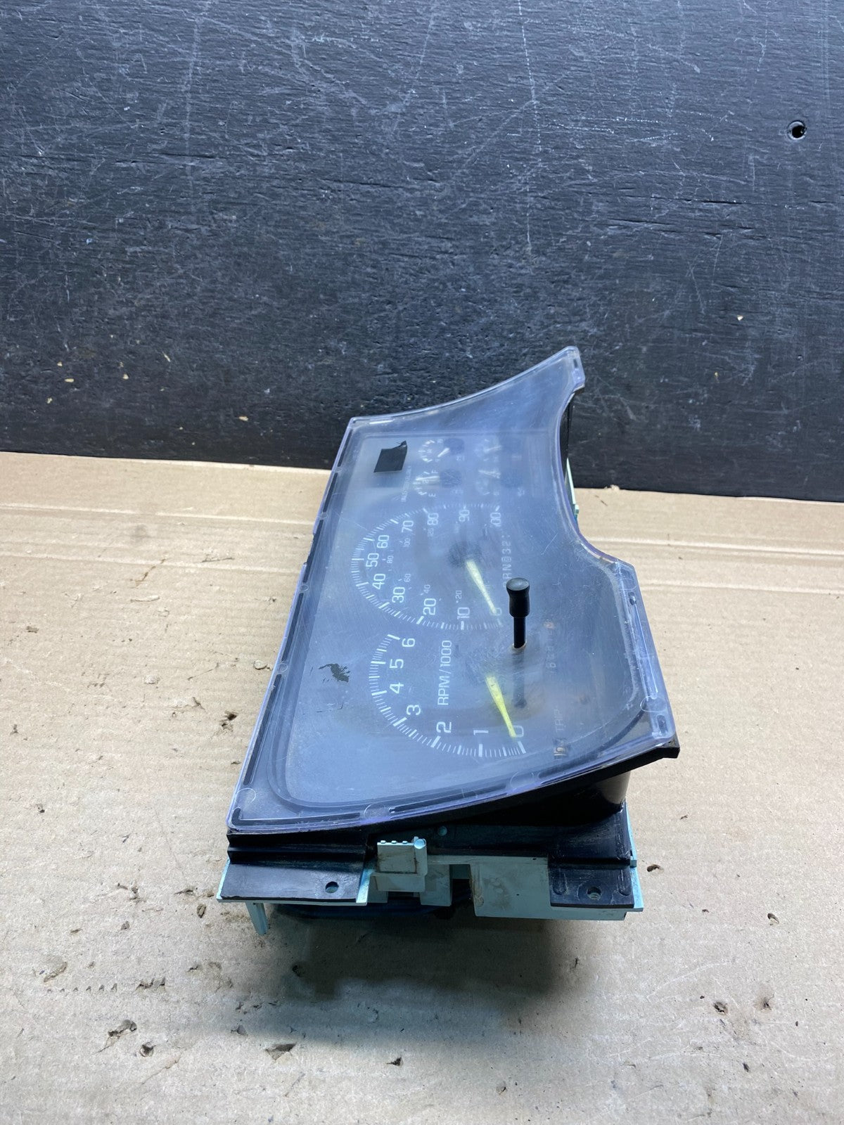 1995 to 1999 Chevrolet Silverado Suburban Cluster Gauge Speedometer AH7554 DG1
