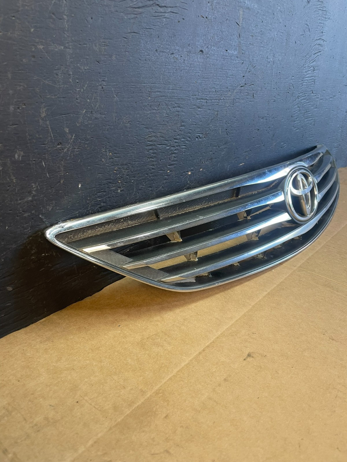 2005 to 2006 Toyota Camry Front Upper Grill Grille ac5091 DG1