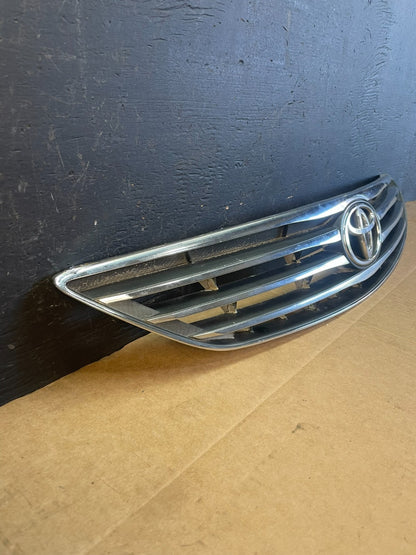 2005 to 2006 Toyota Camry Front Upper Grill Grille ac5091 DG1