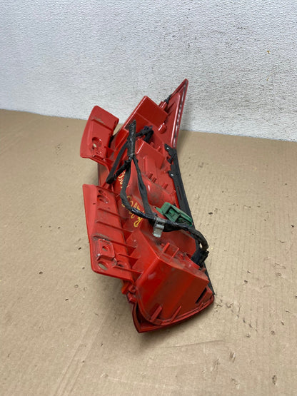 2010 to 2016 Cadillac Srx Left Driver Lh Side Tail Light AE6