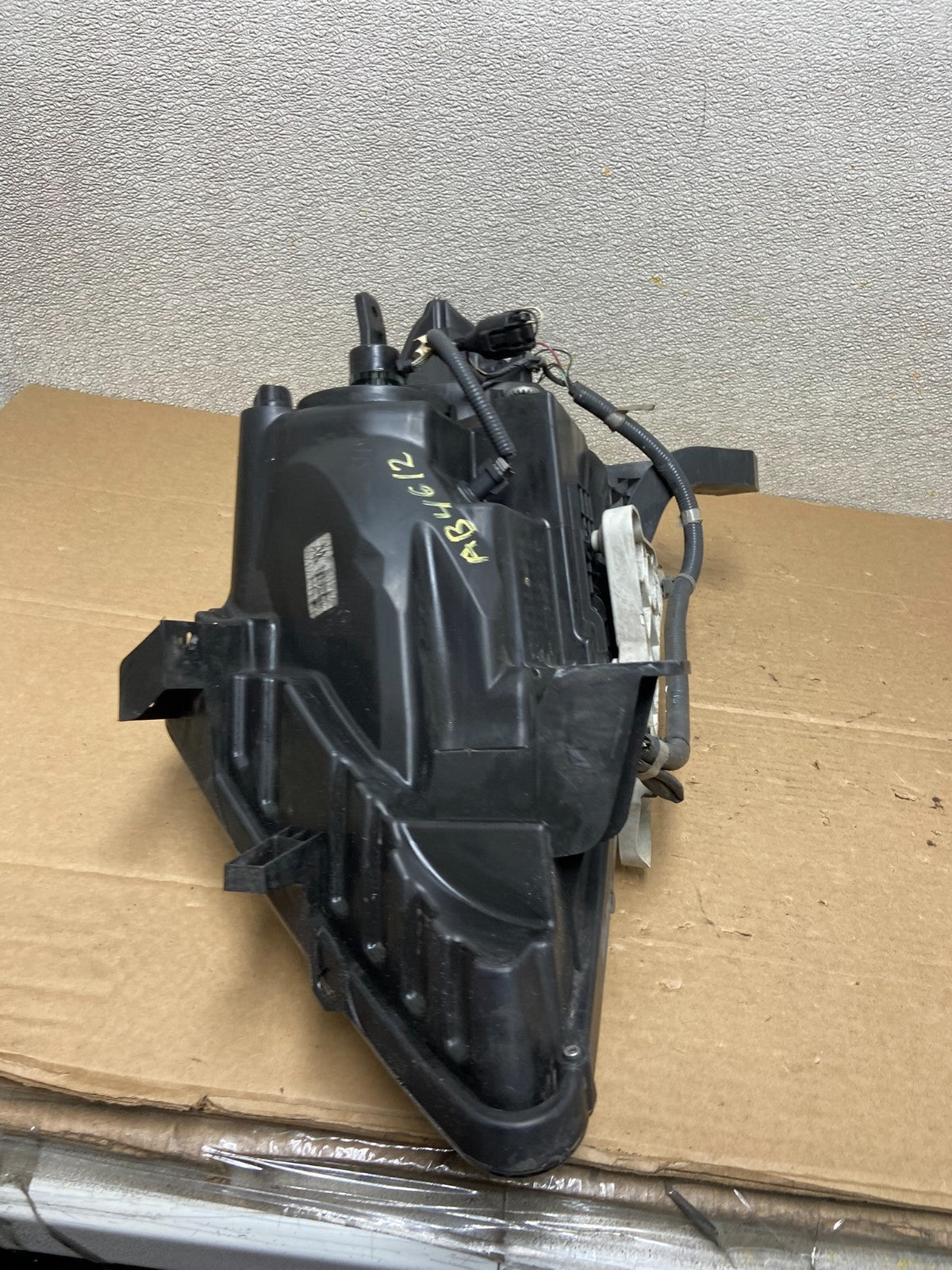 2013 to 2016 Nissan Pathfinder Right Passenger RH Side Headlight OEM AB4612 DW8