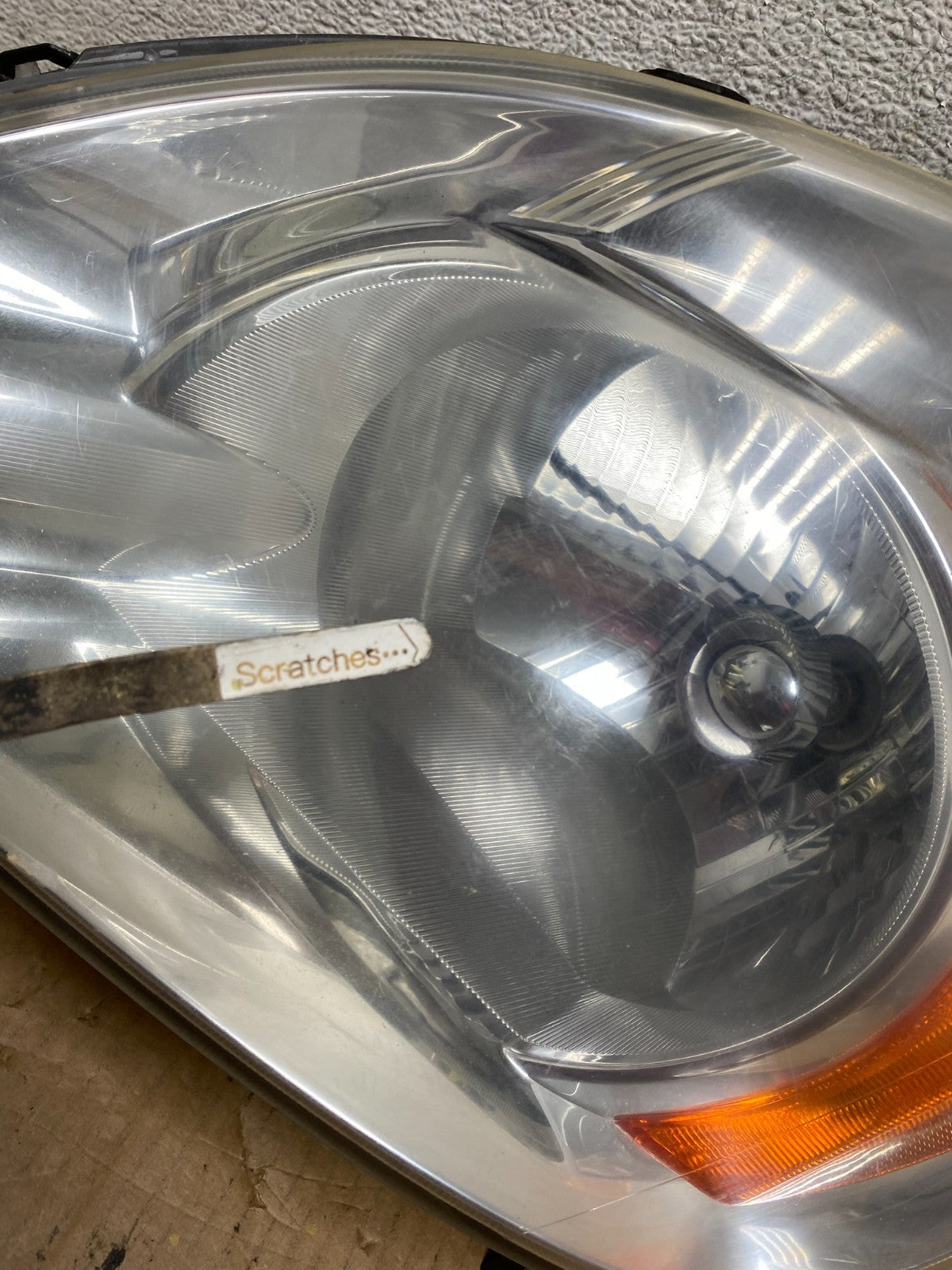 2002 to 2004 Honda Crv Cr-v Left Driver Halogen Headlight AI8809 DW3