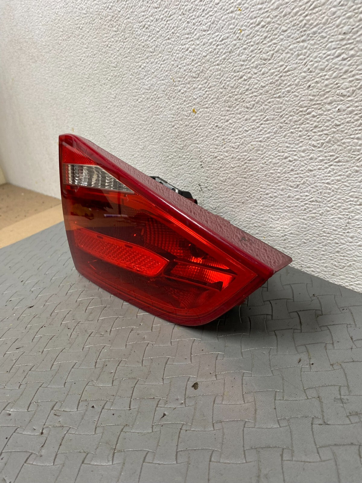 2009 to 2012 Audi A4 Sedan Right Passenger Rh Inner Tail Light Oem C0026 DG11