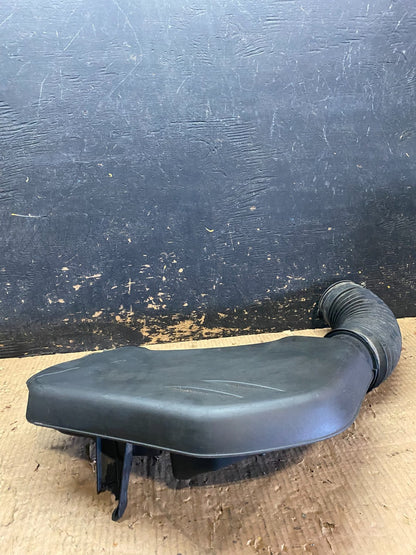 2011 to 2018 Chrysler 300 3.6L Air Intake Duct Tube Cleaner OEM Y6342 DG3