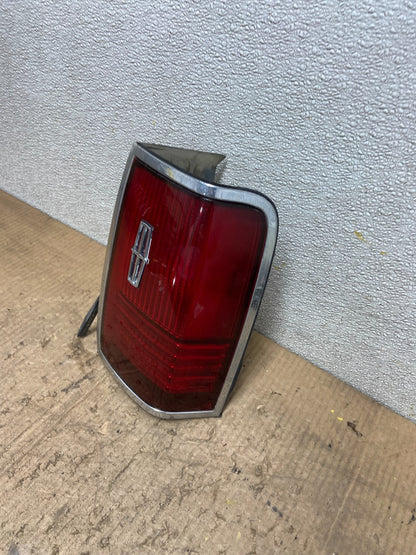 1995 1996  1997 Lincoln Town Car Right Passenger Rh Tail Light AA8579 DG1