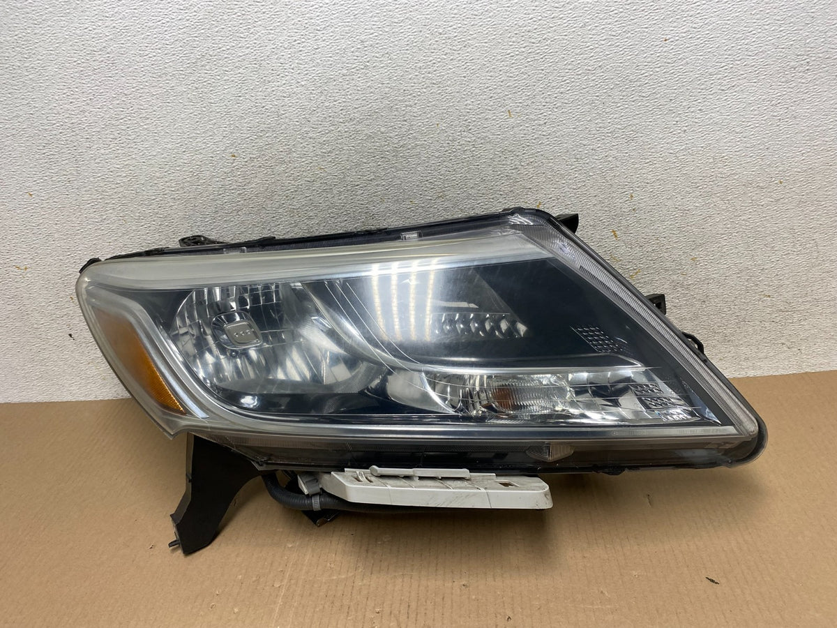 2013 to 2016 Nissan Pathfinder Right Passenger RH Side Headlight AJ2408 DW0