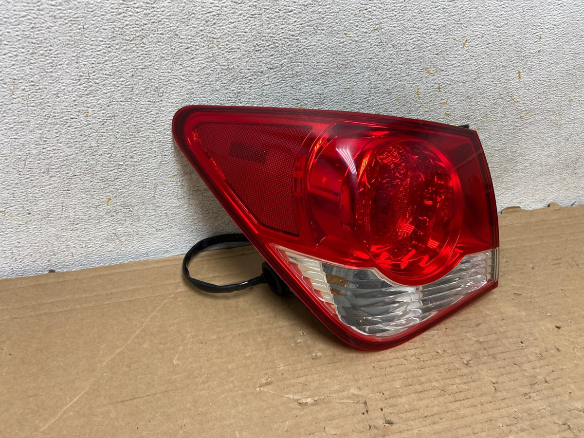 2011 2012 2013 2014 Chevrolet Cruze Left Driver LH Side Tail Light AH8848 LK1