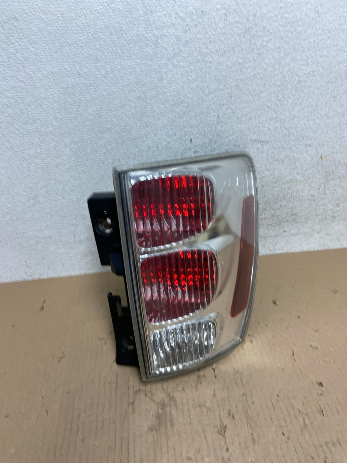 2005 to 2008 Chevrolet Equinox Right Passenger Rh Side Tail Light AE7342 LK2