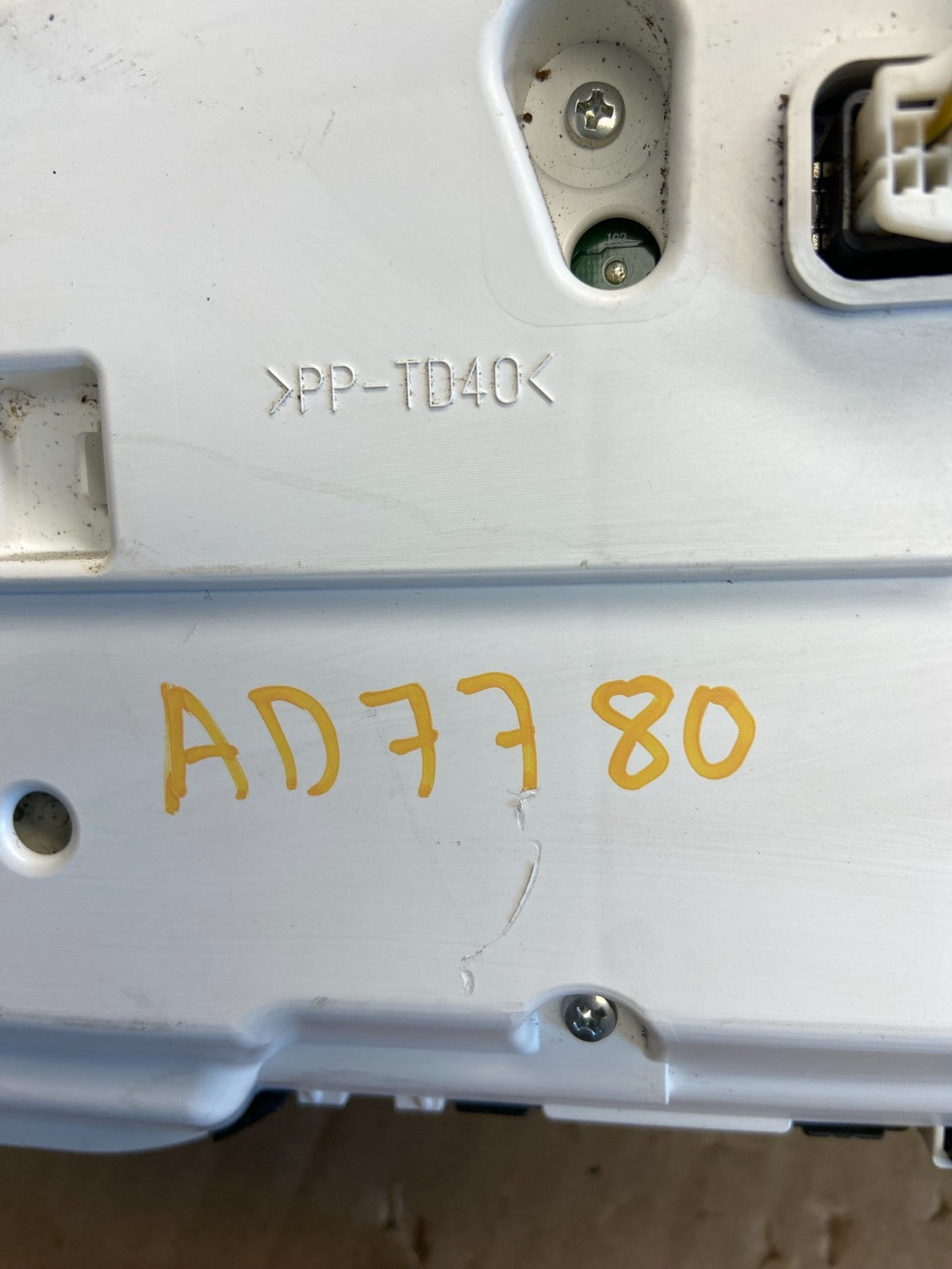2007 Toyota Sienna Speedometer Cluster Gauge AD7080 DG7