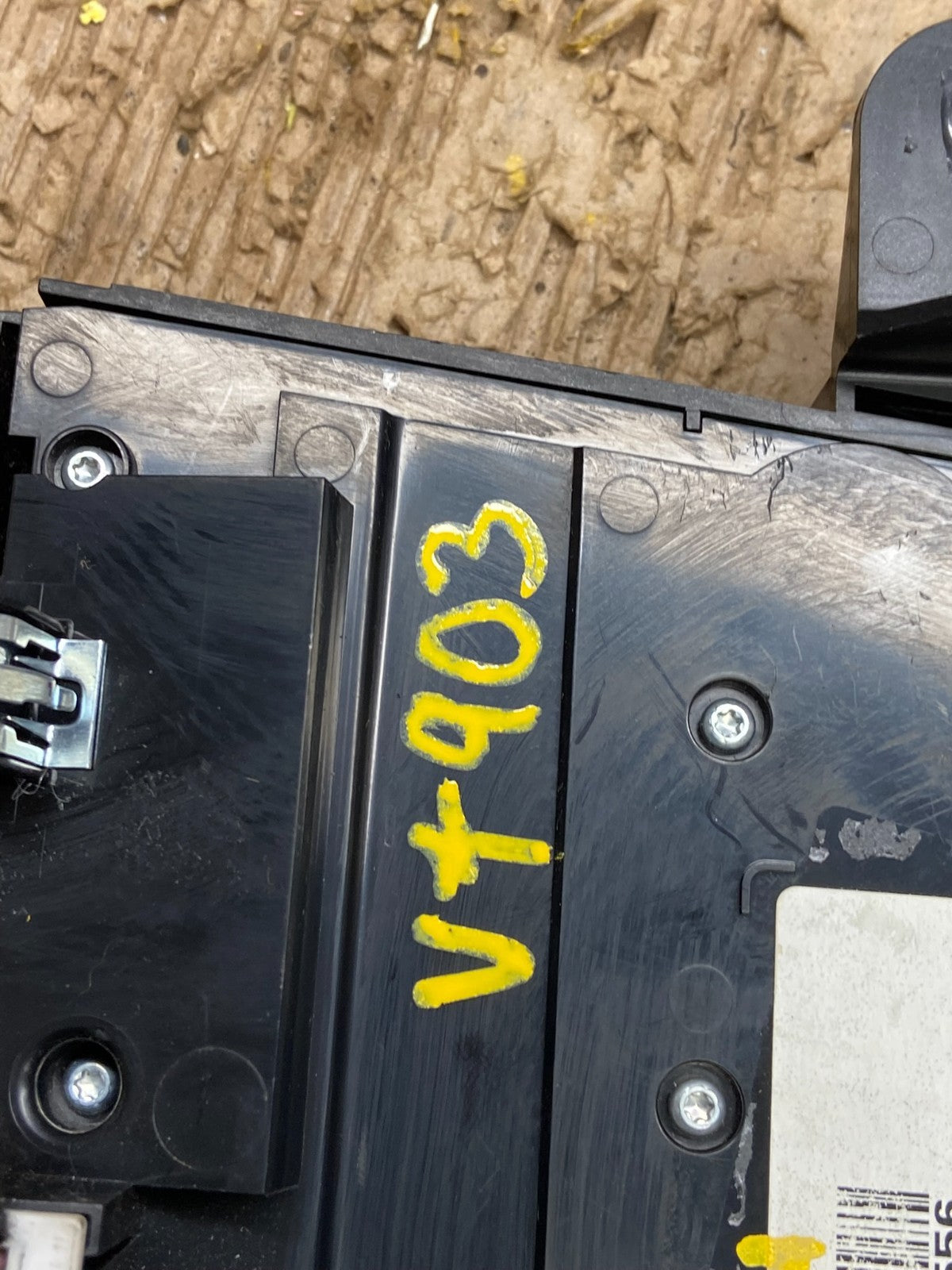 2013 to 2016 Chevrolet Cruze Radio Contol Panel 95166368 OEM W0071  DG6