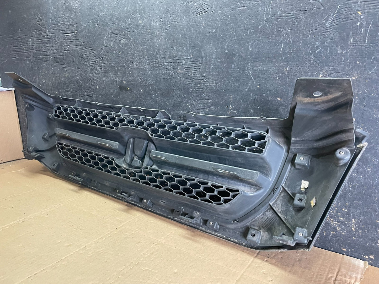 2003 2004 2005 Honda Pilot Front Upper Grill Grille Oem AA8842 DG4