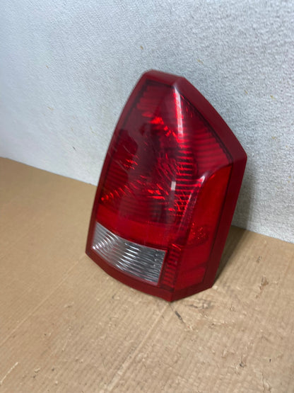 2005 2006 2007 Chrysler 300 Right Passenger Rh Side Tail Light AI6539 LK1