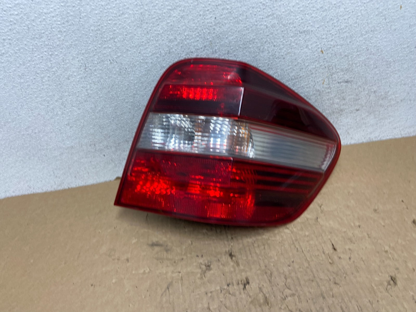 2009 to 2011 Mercedes ML350 ML-Class Right Passenger RH Tail Light AF8187 LK0