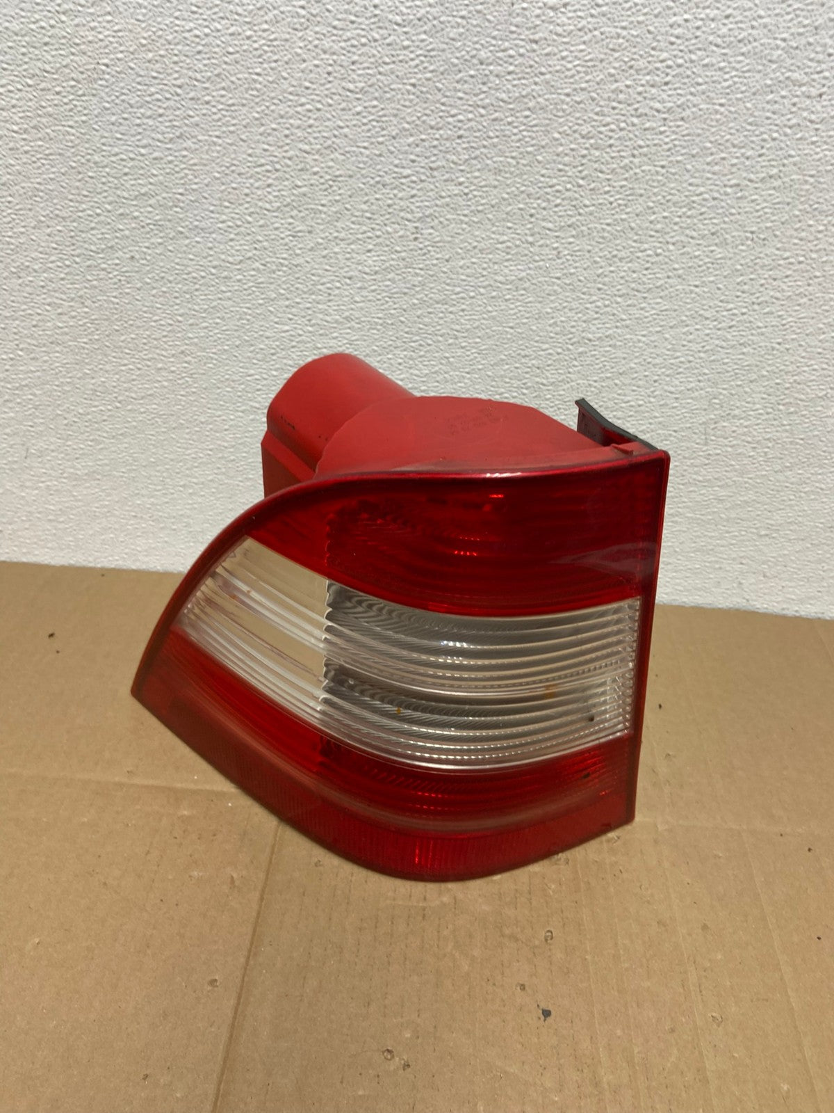 2002-2005 Mercedes ML350 ML-Class Left Driver Lh Side Tail Light OEM AB8065 LK0