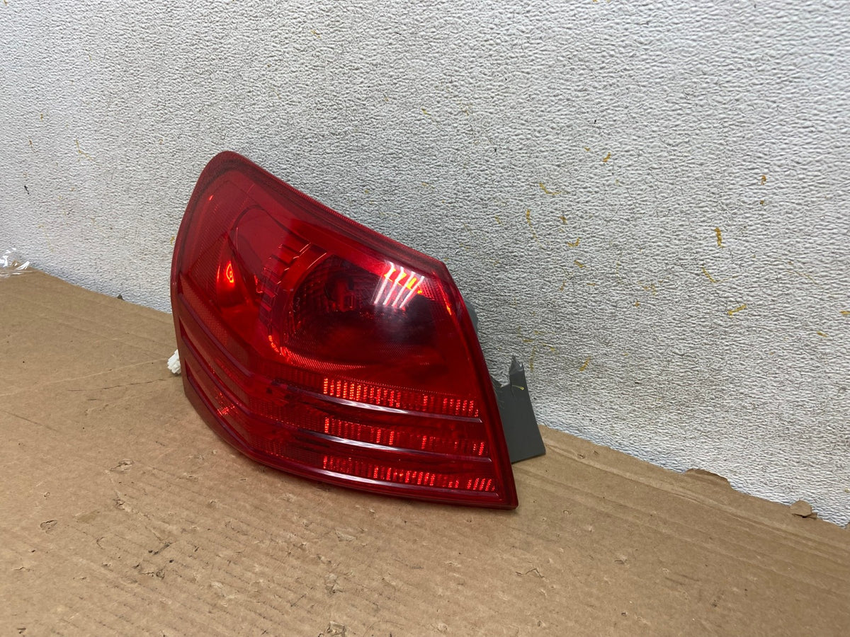 2008 to 2015 Nissan Rogue Left Driver Lh Side Tail Light AH8984 LK2