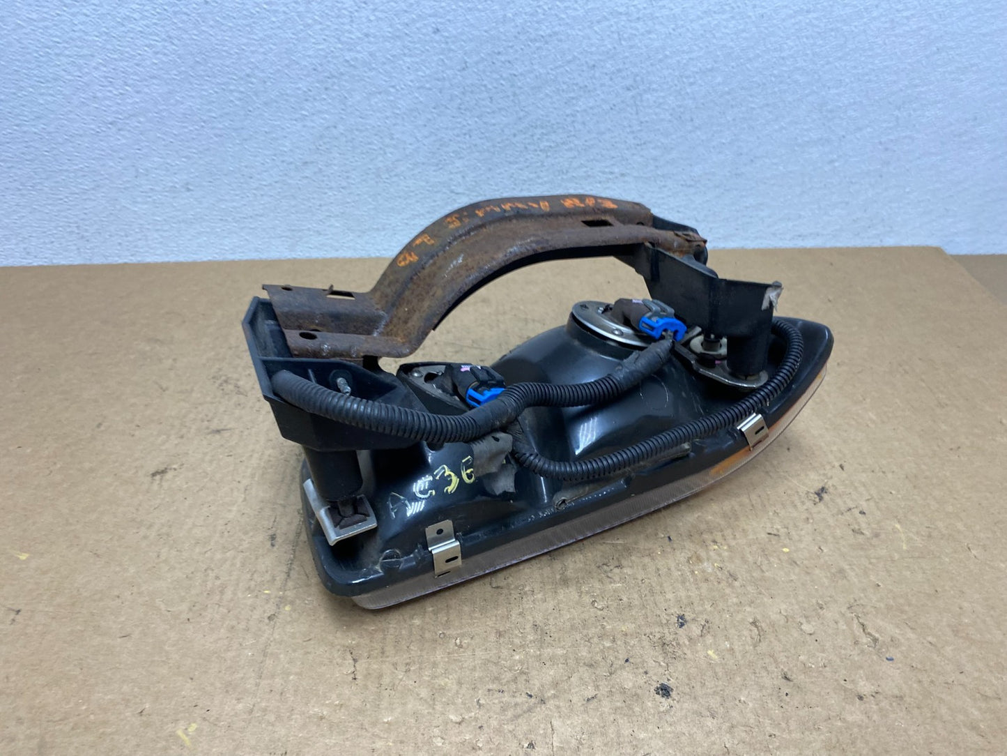 1994 to 1997 GMC Sonoma Right Passenger RH Halogen Headlight AC3615 DG5