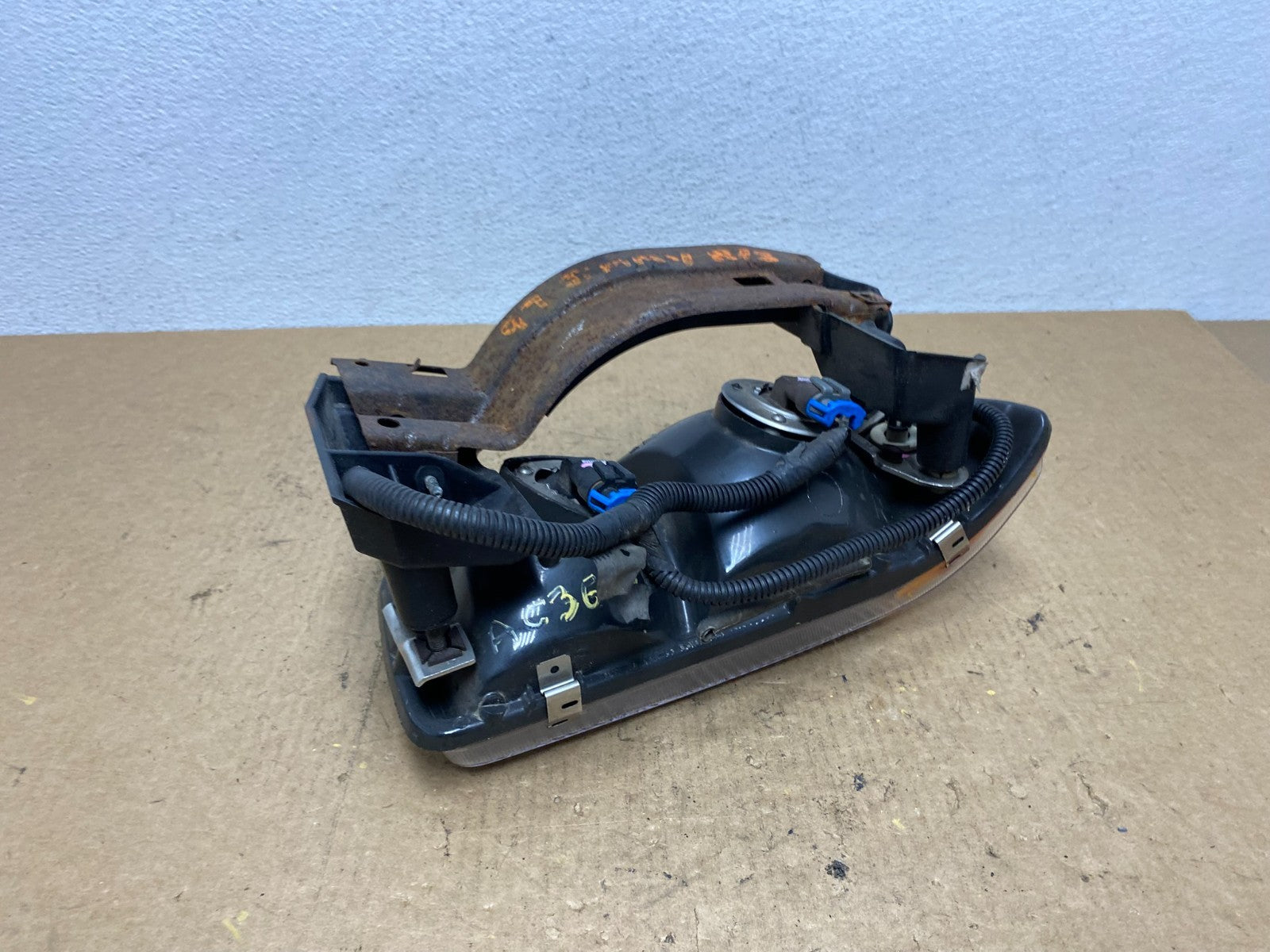 1994 to 1997 GMC Sonoma Right Passenger RH Halogen Headlight AC3615 DG5