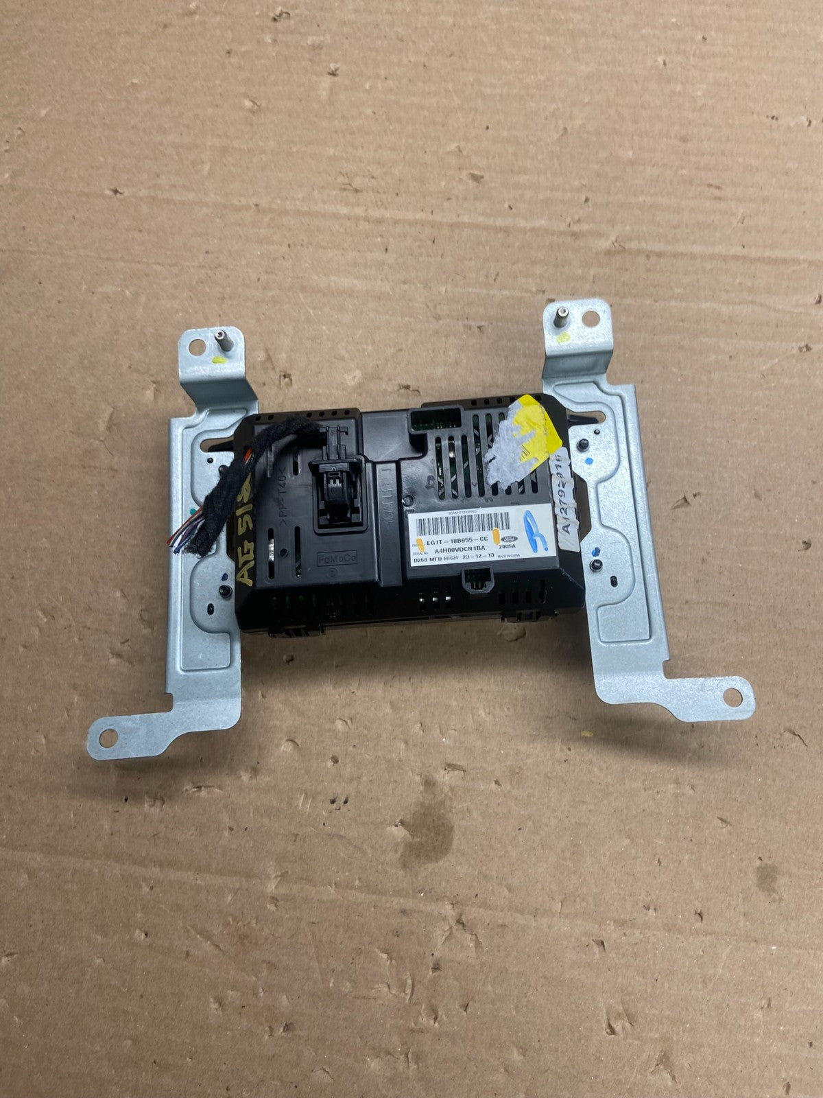 2013 to 2016 Ford Taurus 4.2" Radio Navigation Screen Module AG5180 DG4