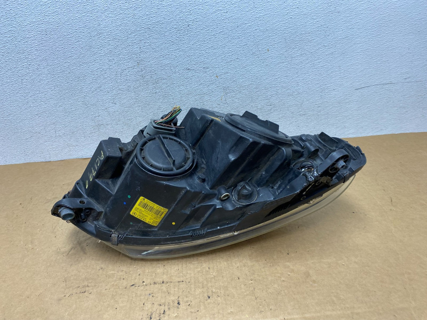 2008-2011 Mercedes C-Class C350 C300 Left Driver Xenon Headlight AD4751 DW6