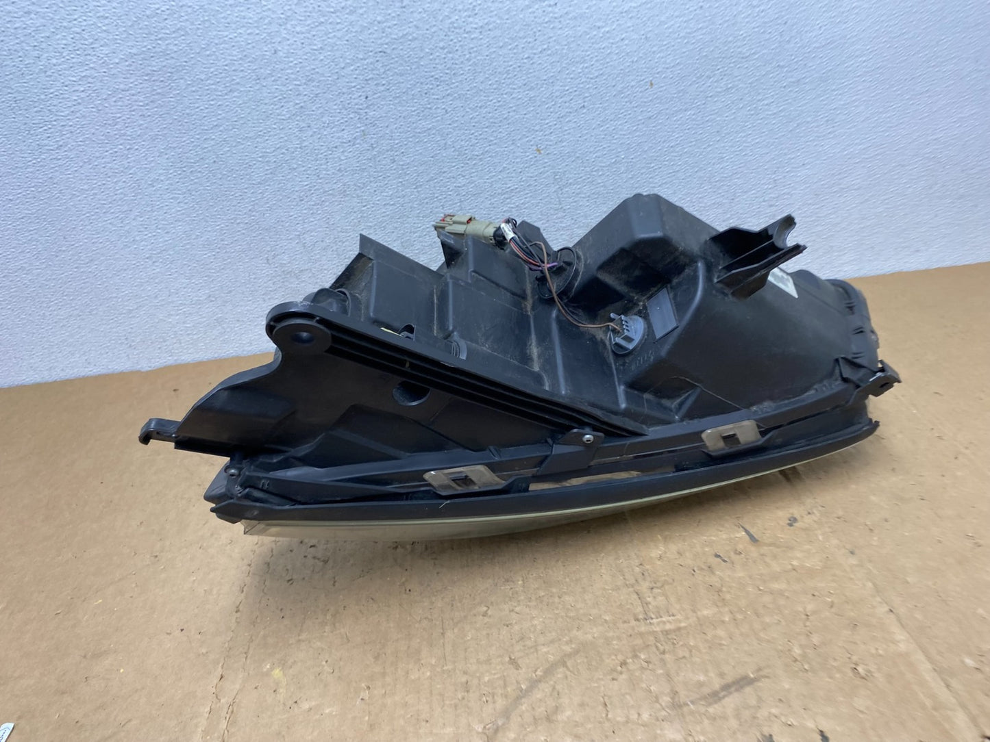 2013-2016 Gmc Acadia Xenon HID Right Passenger RH Side Headlight AD0511 DW8