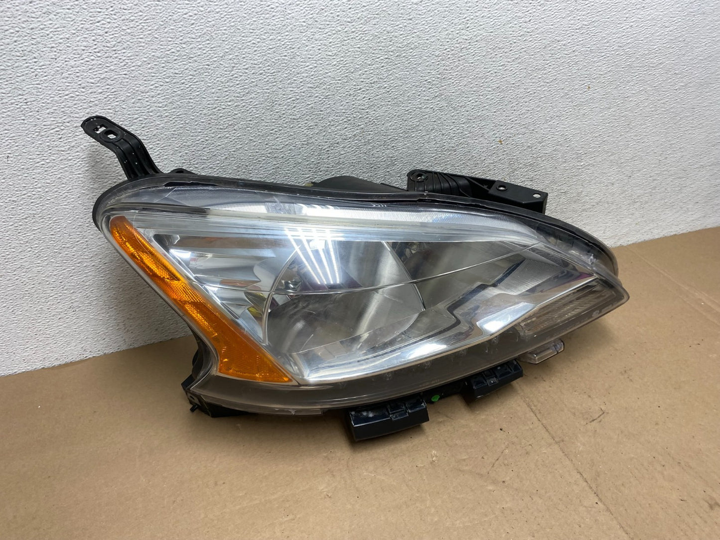 2013 - 2015 Nissan Sentra W/LED Halogen Right Passenger Headlight AG4547 DW2