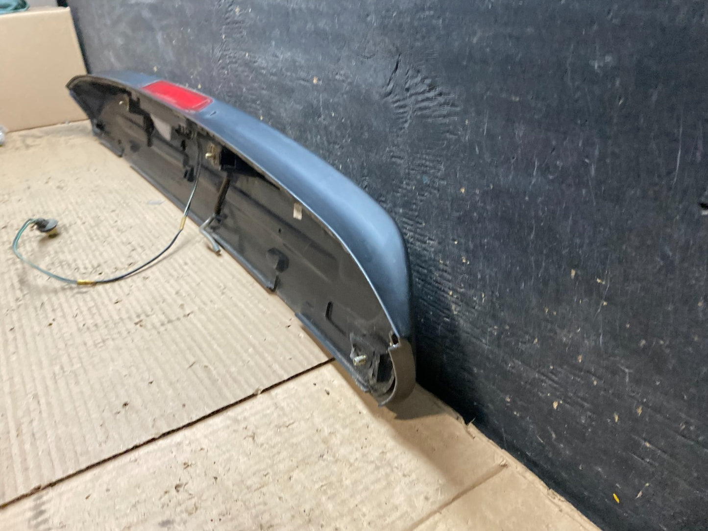 1999 to 2004 Honda Odyssey Rear Trunk Spoiler Gate Oem V2570 DG9