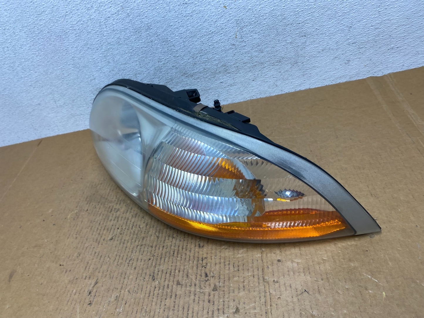 1999 to 2003 Ford Windstar Left Driver LH Halogen Headlight AE0421 DW1