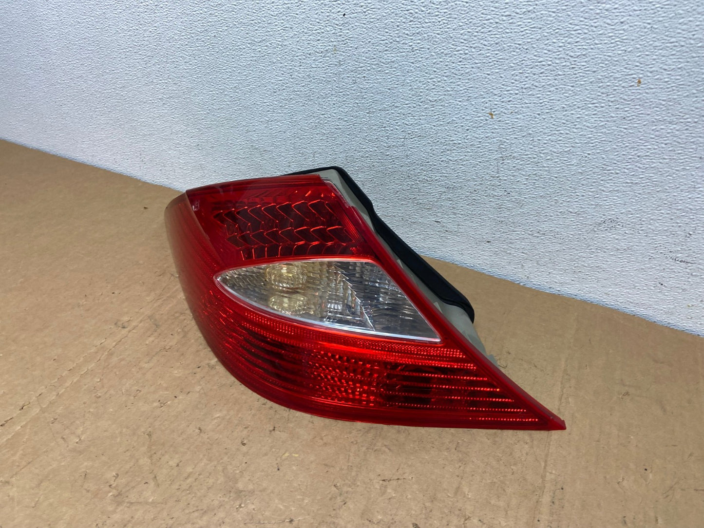 2006-2008 Mercedes w209 CLS CLS550 CLS55 Left Driver LH Tail Light AD1292 LK1