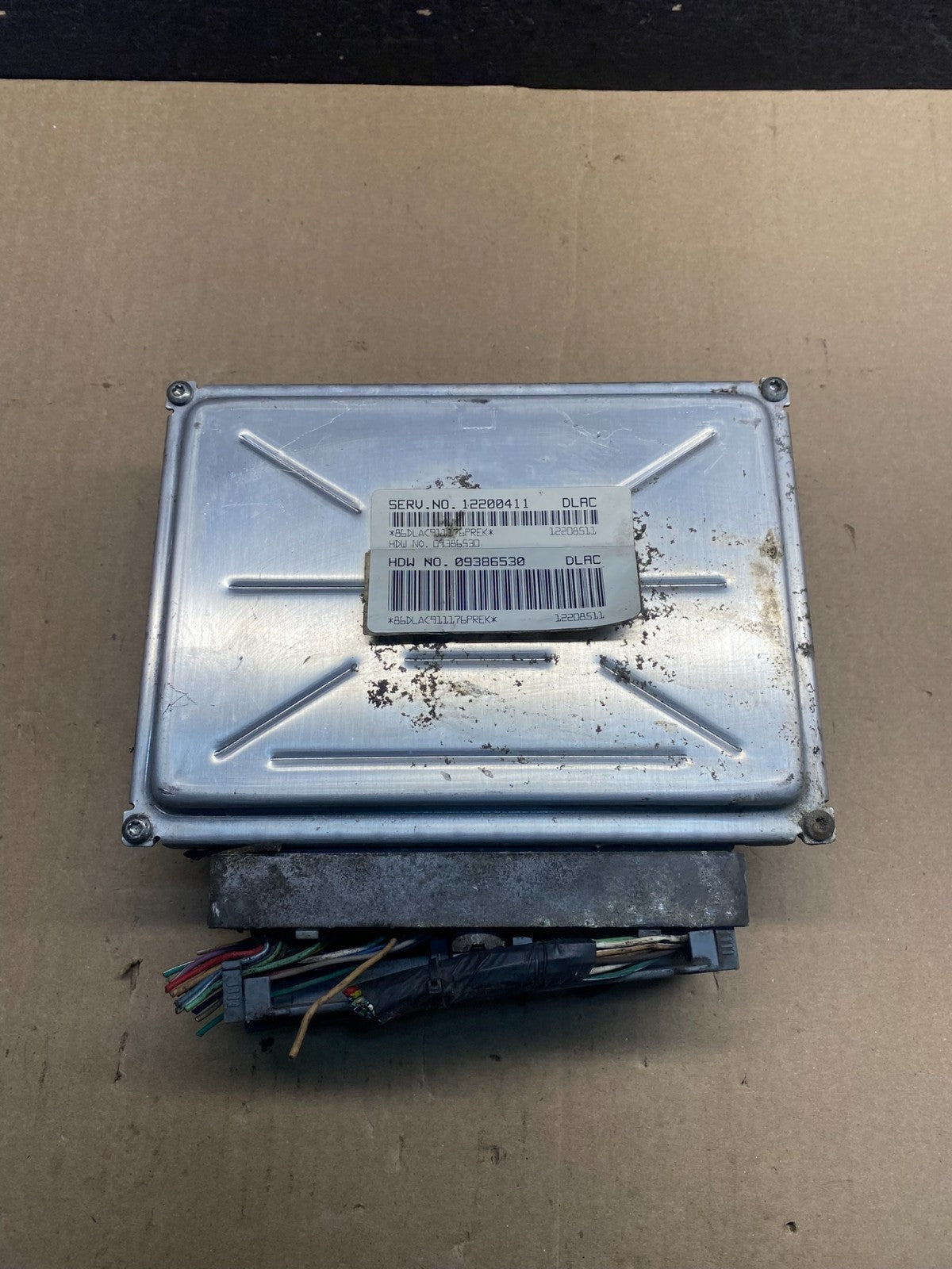 2001-2002 Silverado Tahoe Engine Computer Module 12200411 ECM ECU AG5969 DG0