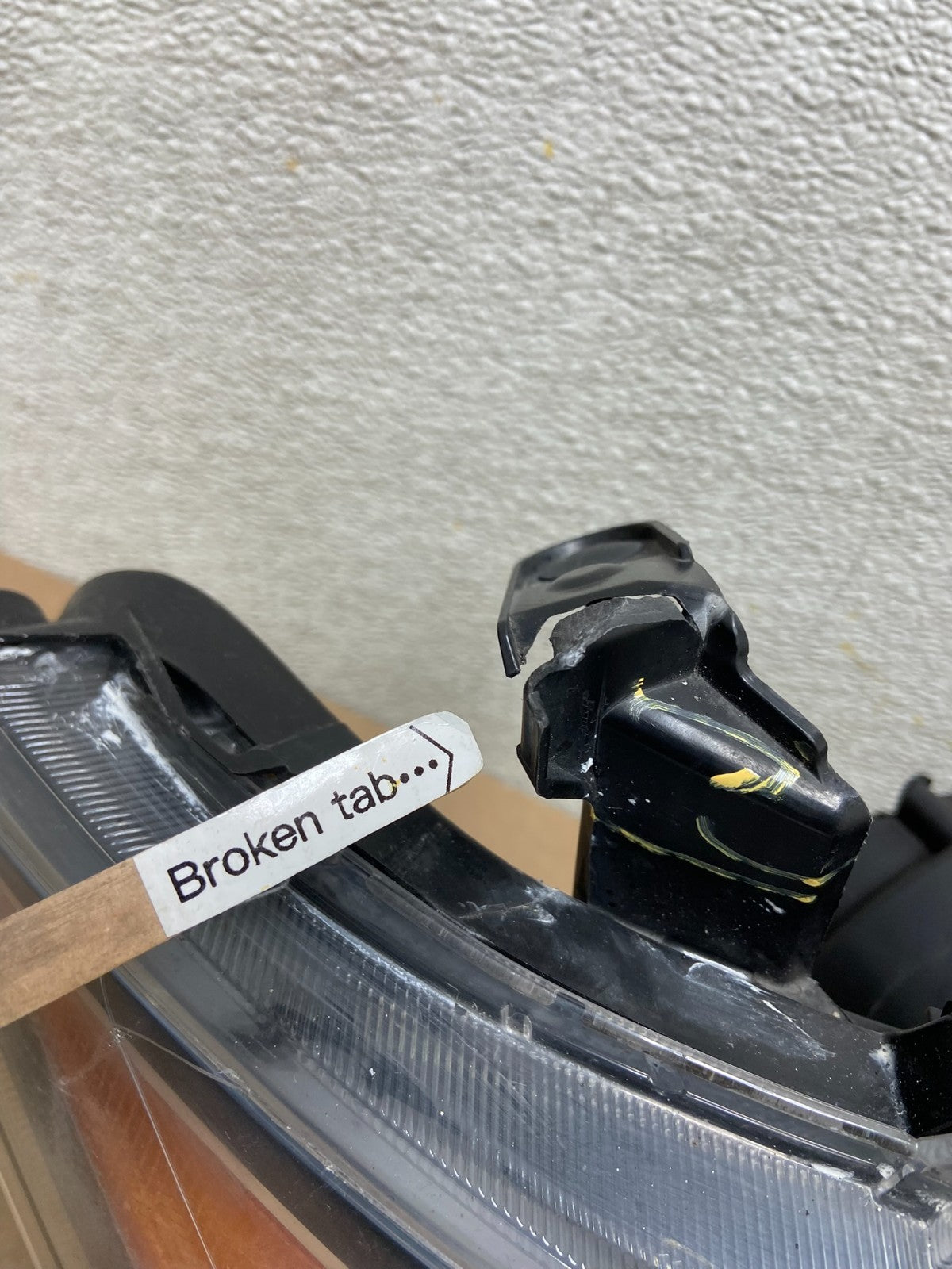 2011 to 2013 Honda Odyssey Front Right Passenger Headlight XENON Oem AB6021 DW6