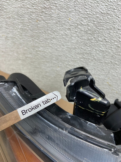 2011 to 2013 Honda Odyssey Front Right Passenger Headlight XENON Oem AB6021 DW6