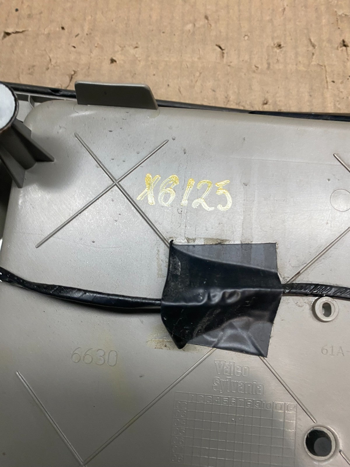 2004-2009 Cadillac SRX Trunk Panel Lid Backup License Plate X8125 DG9