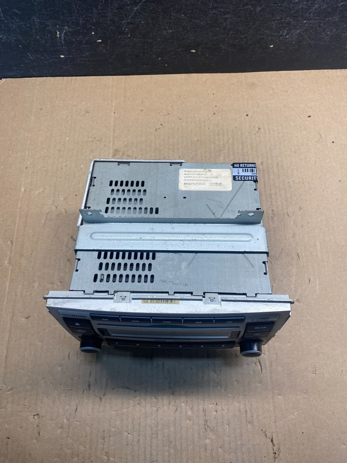 2007 to 2009 Hyundai Santa Fe AM/FM Radio CD Player AE7729 DW3