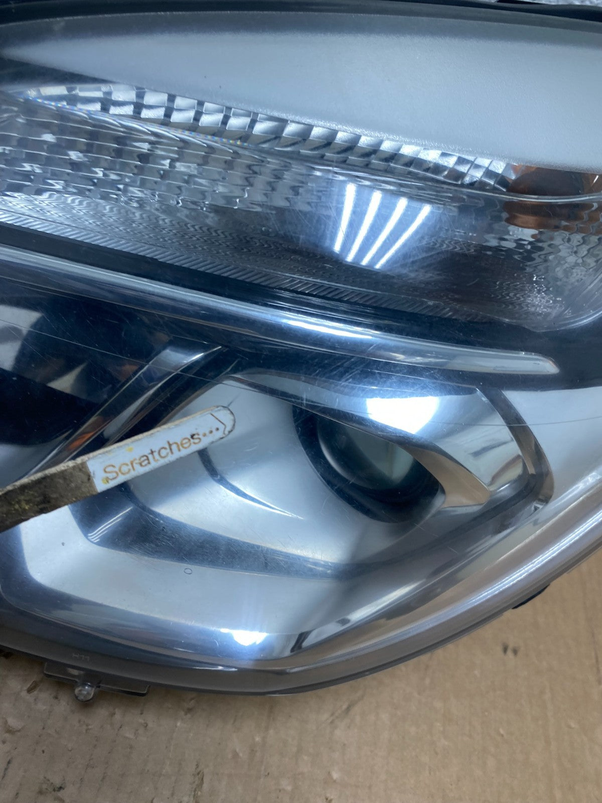 2016-2018 Chevrolet Equinox Left Driver LH Halogen Headlight AI8867 DW3