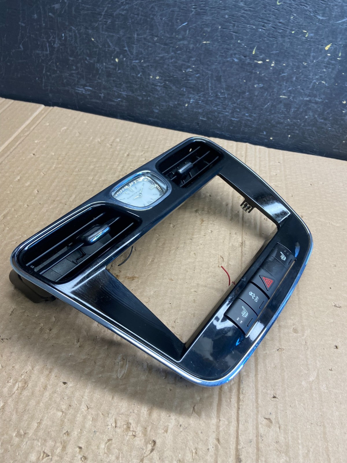 2011-2014 Chrysler 200 Dash Radio Bezel Trim Clock Hazard Bezel af6349 DG1