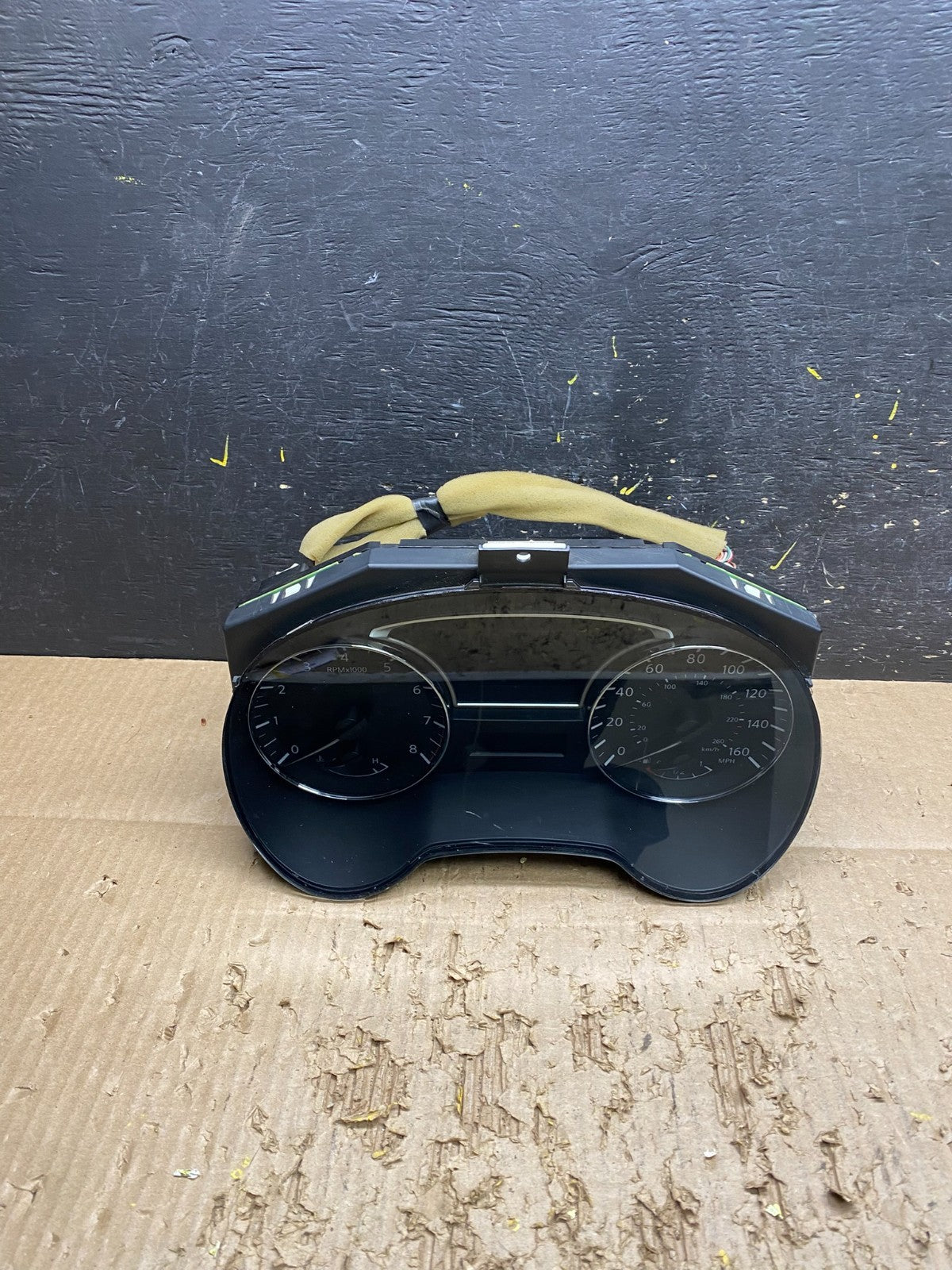 2013 Nissan Pathfinder Speedometer Cluster Gauge OEM V7505 DG0