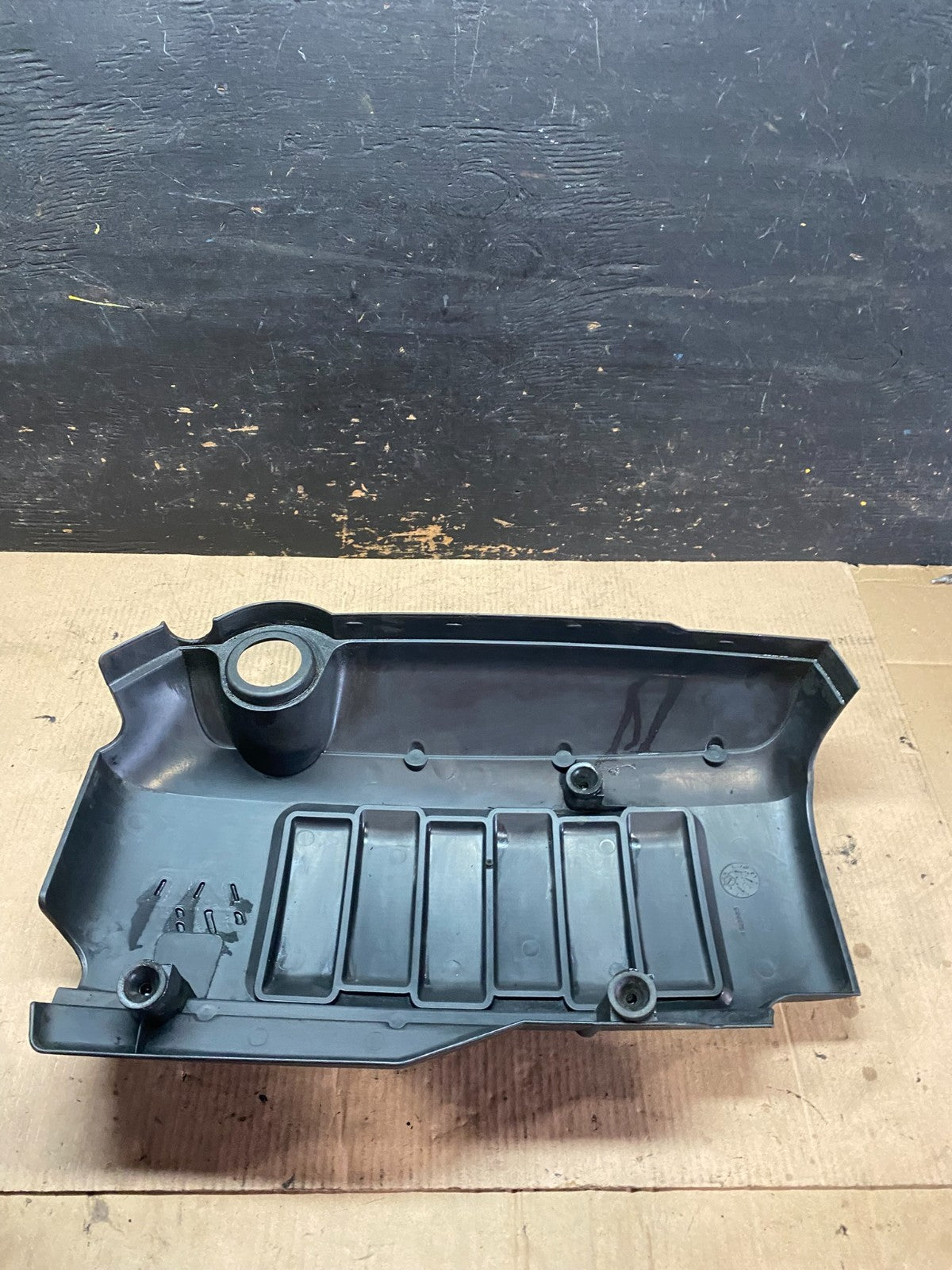 2007 to 2008 GMC Acadia 3.6L VVT Engine Cover Shield T0042 DG5