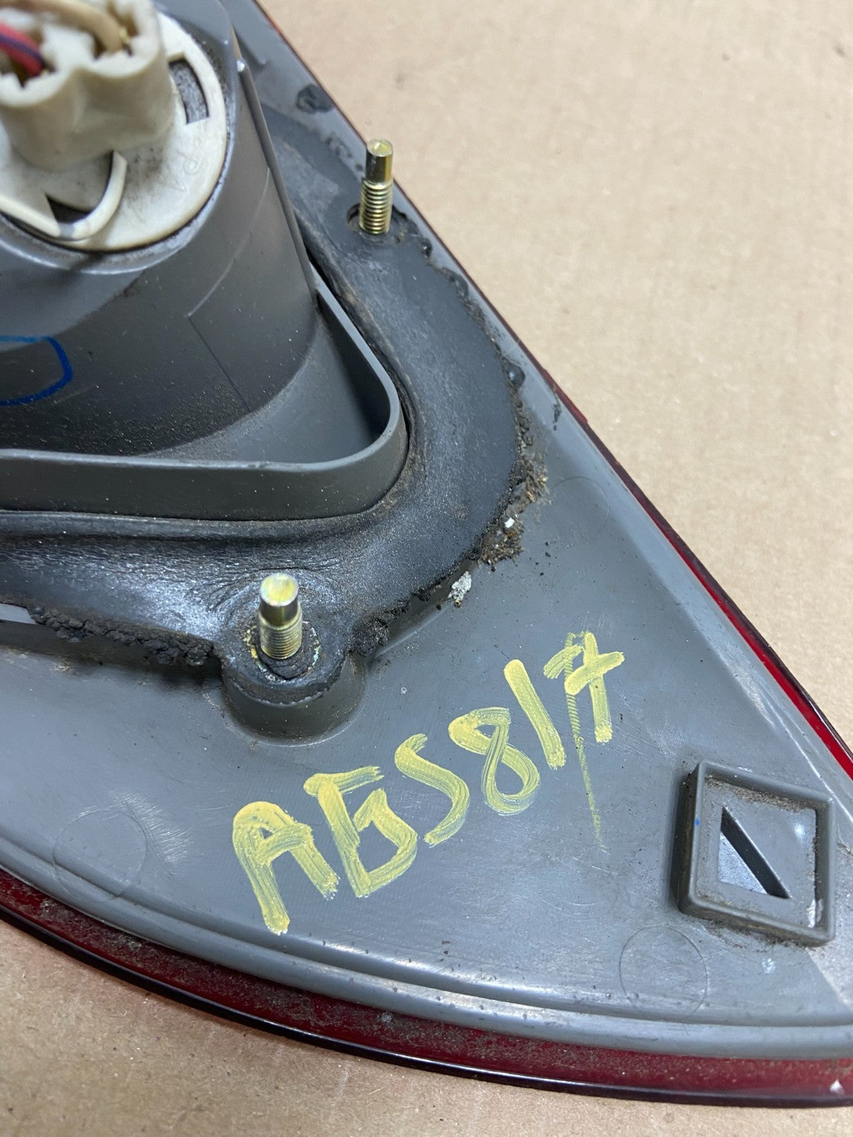 2001 2002 Toyota Corolla Left Driver LH Side Inner Tail light AG5817 DW6