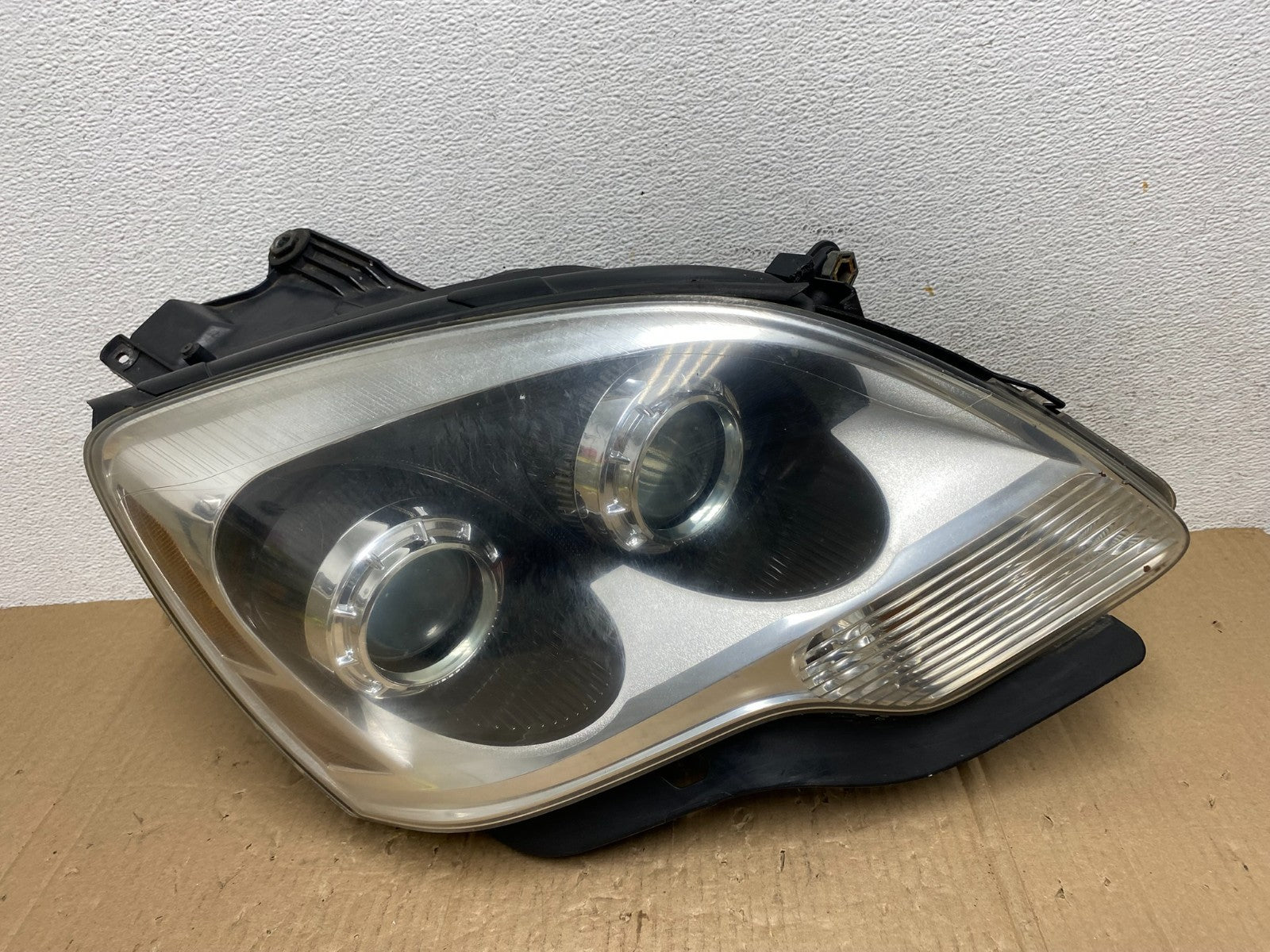2007-2012 Gmc Acadia Halogen Headlight Right Passenger Side AE9043 DW0