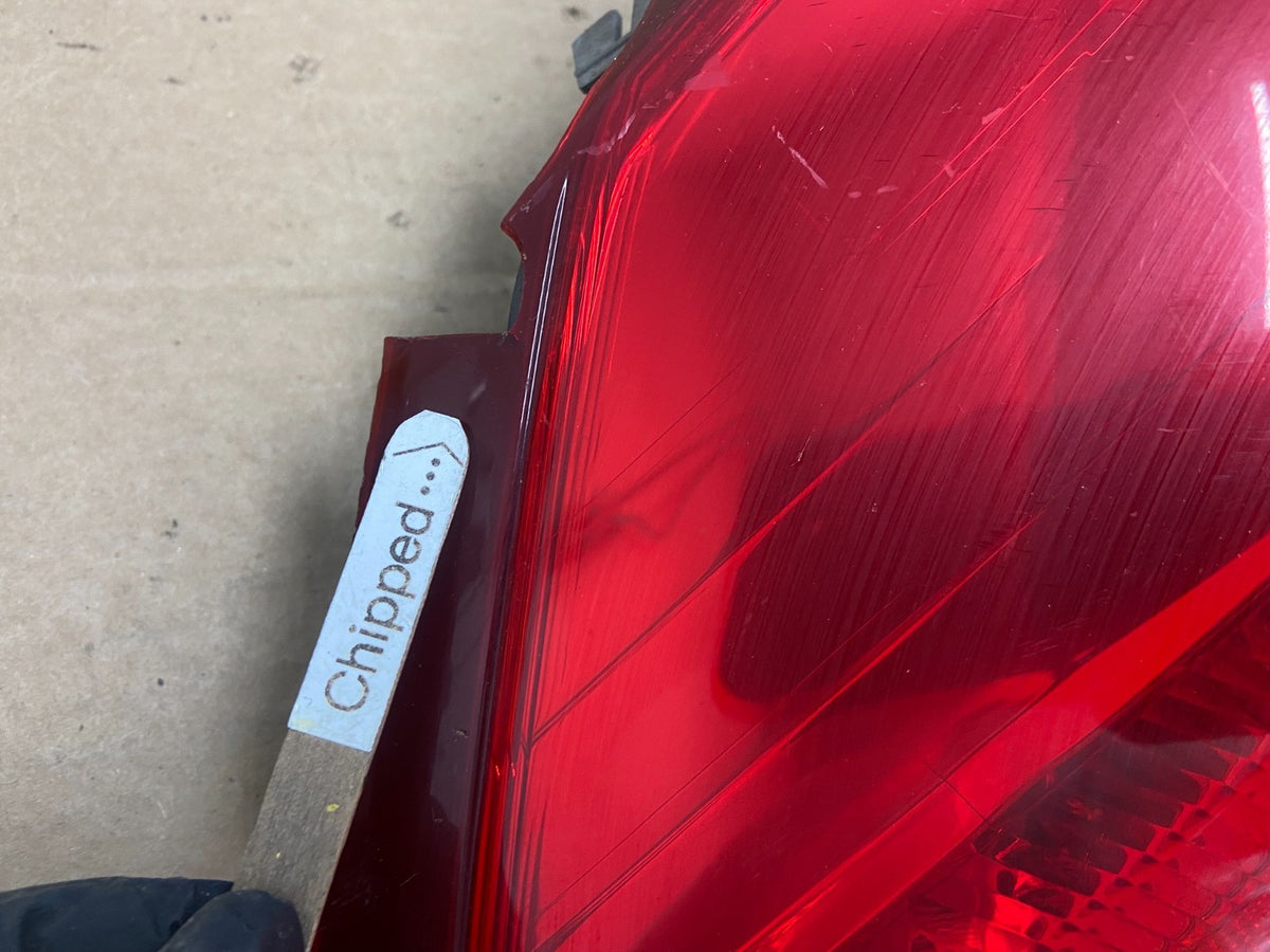 2005 2006 2007 Subaru Legacy Left Driver LH Side Tail Light AH9179 DG5