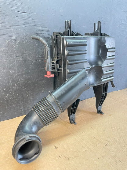 2010 to 2018 Mercedes-Benz Sprinter 2500 3.0L Air Cleaner Box AC5114 DG2