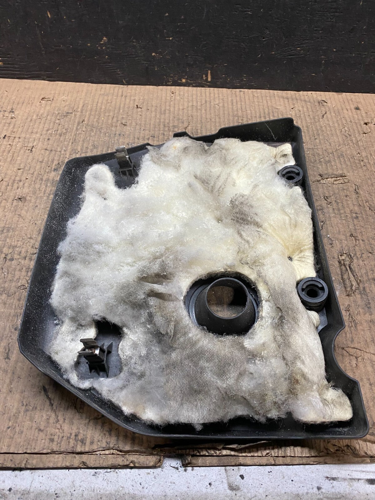 2004 to 2009 Mazda 3 DOHC 16 VALVE Engine Shield Top Cover N3155 PS7