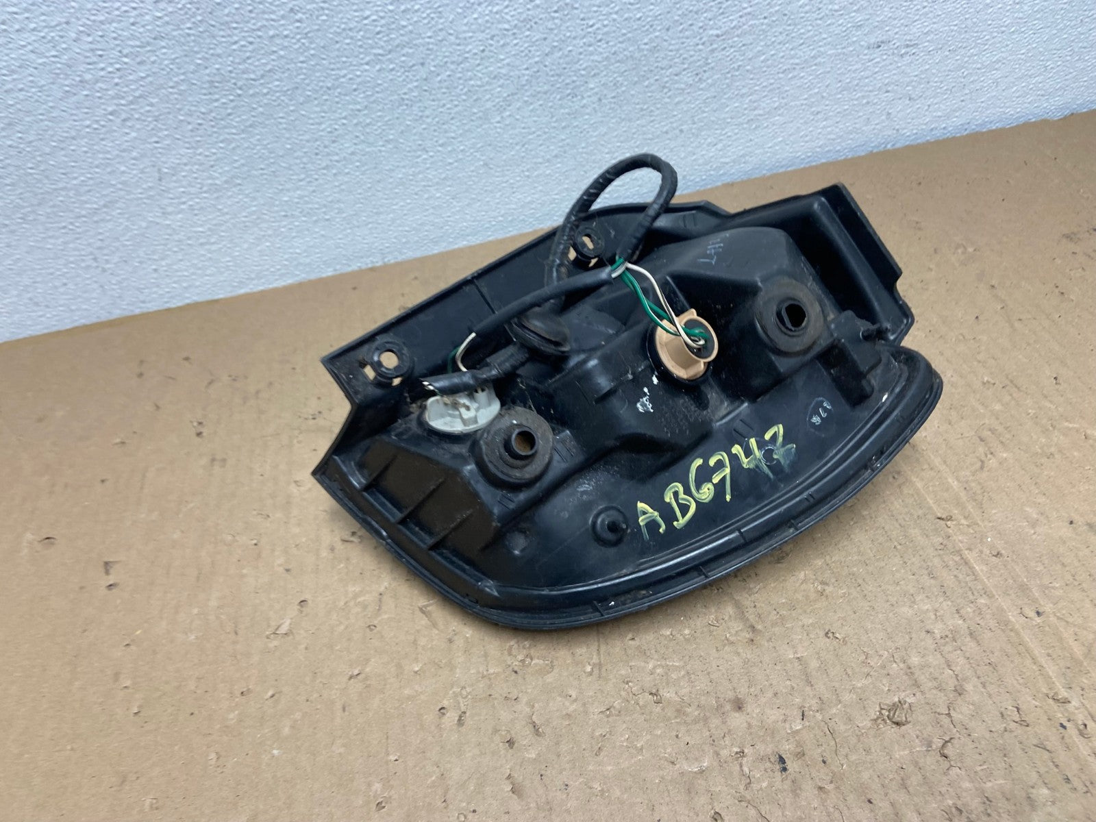 2001 2002 2003 Lexus Rx300 Left Driver Lh Side Tail Light Oem  AB6742 LK6