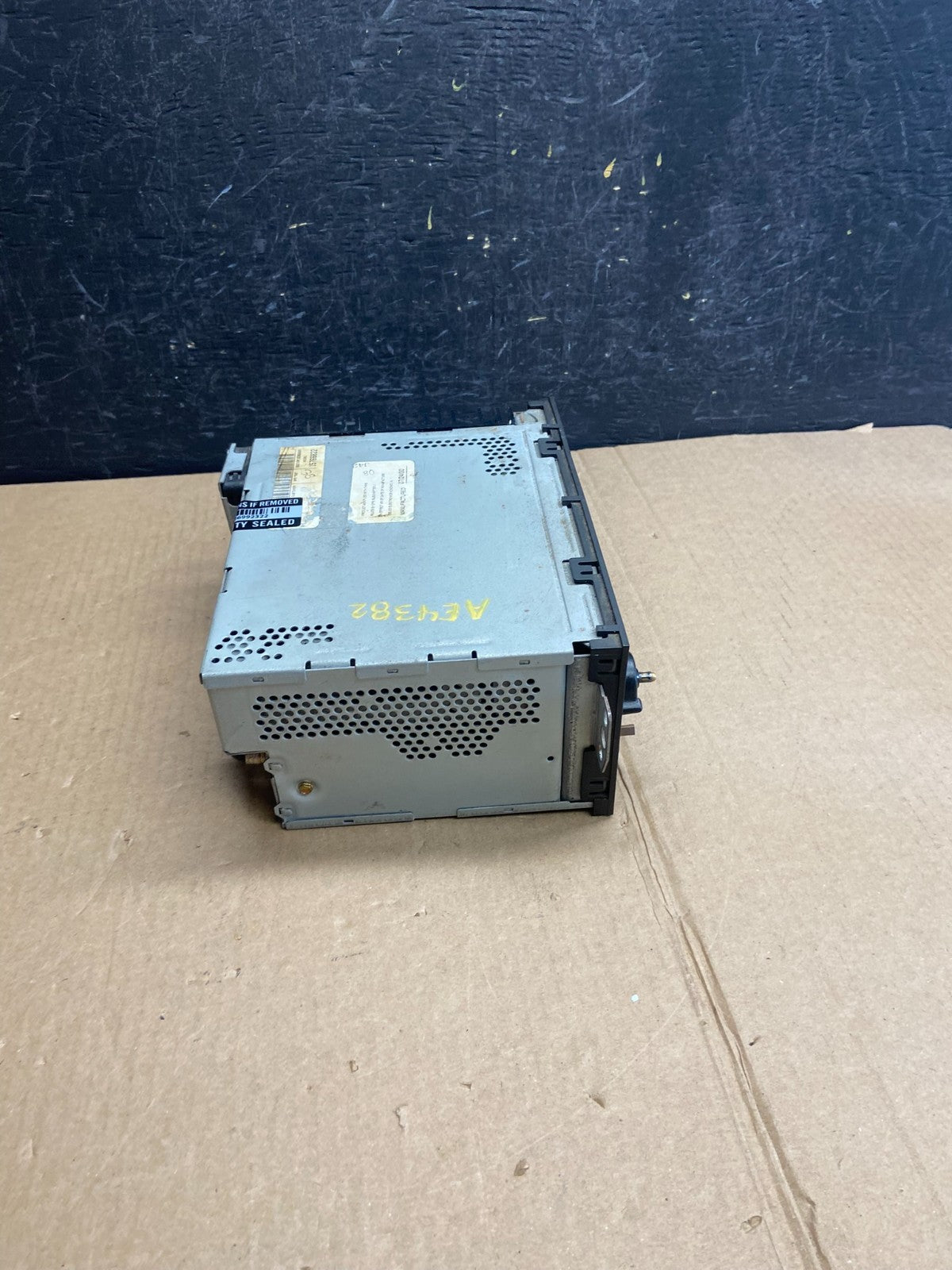 1995 to 2002 GMC Chevy Truck Yukon Silverado AM FM Radio AE4382 DG1