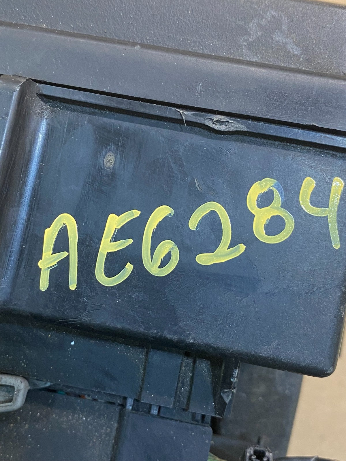 2007 Jeep Commander Fuse Box Relay BCM Body Control Module AE6284 DW7
