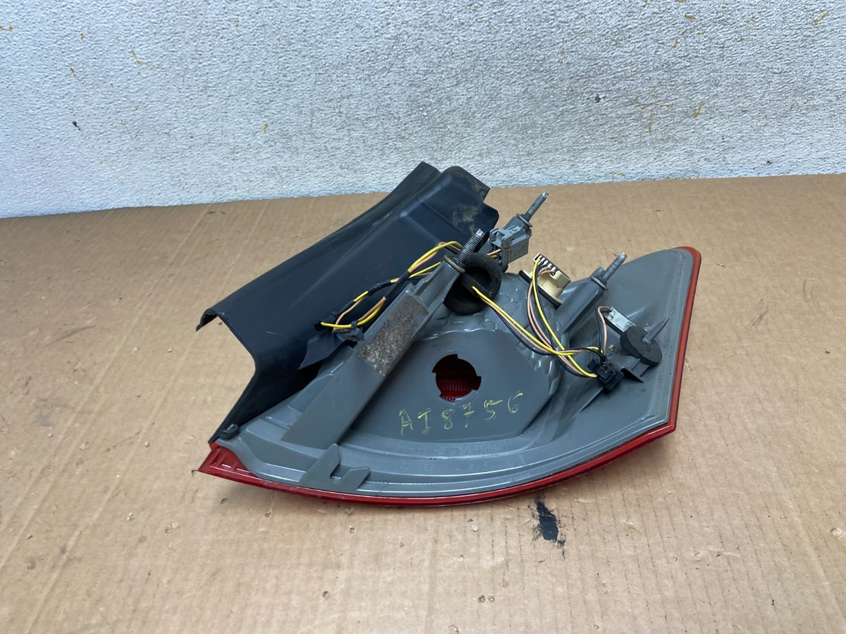 2014 to 2018 Ford Taurus Interceptor Left Driver LH Side Tail Light AI8756 LK6