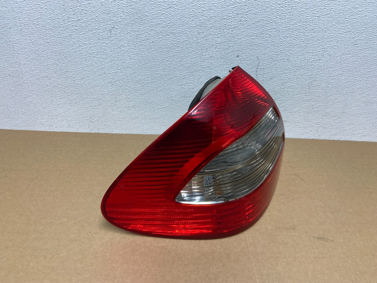2007 - 2009 Mercedes E E320 E500 Sedan Left Driver LH Tail Light OEM AB9929 DW2